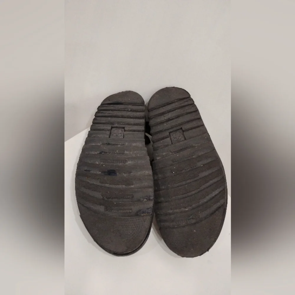 BOUNCING SOLE DOC MARTENS SANDALS